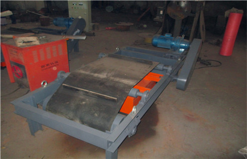 输送带除铁器，河北输送带除铁器安示意图_内部磁块安装方法_河北输送带除铁器安示意图定制供应型号价格